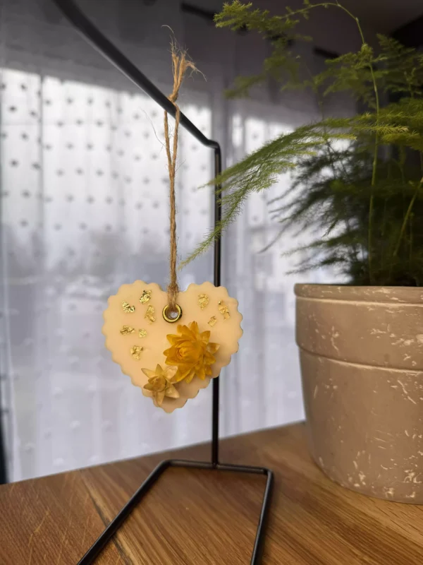 Suspension D’armoire et Voiture Parfum Fleur de Coton Modèle Cœur